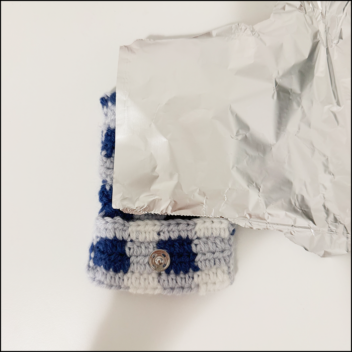 Planning setup with aluminium foil as the conductive material and crochet pouch as the non-conductive material